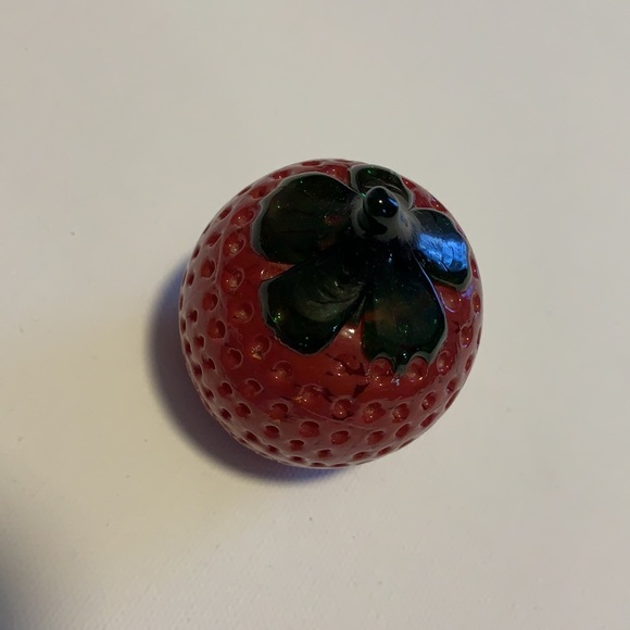 Vintage Joe St Clair Strawberry Glass Paperweight - Picture 3 of 4